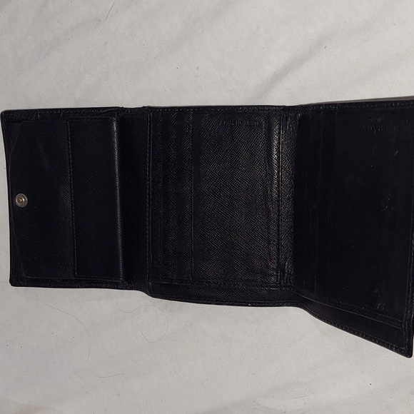 Authentic Prada Men's Trifold Black Saffiano Leather Wallet - Picture 3 of 12